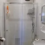 Familiar Com Cama De Casal Apenas Casais E Raparigas Nao Ha Homens Solteiro Family With Double Bed For Couples And Girls Only No Individual Men Allows With Private Washroom But In Hall Way